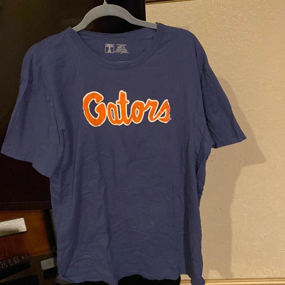 30” x 22”armpit to armpit great condition Gators t-shirt. Smoke & pet free home